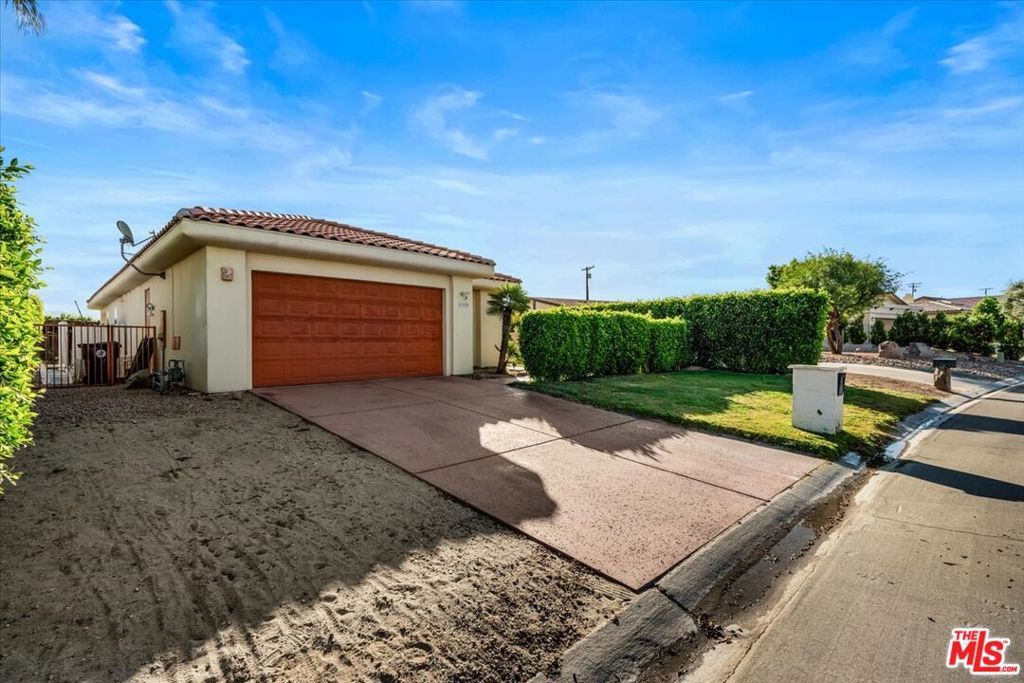 Image 46 of property listing at 41680 Jamaica Sands Drive, Bermuda Dunes, CA 92203