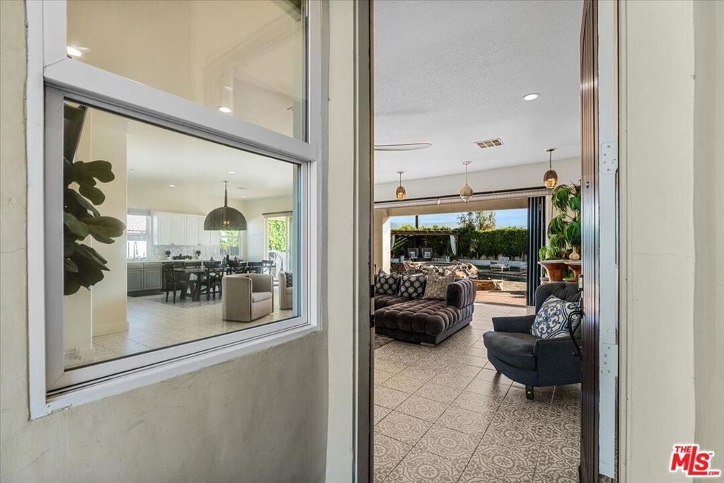 Image 5 of property listing at 41680 Jamaica Sands Drive, Bermuda Dunes, CA 92203