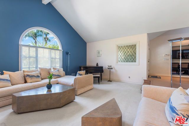 17040 Rancho Street, Encino (los Angeles), CA 91316