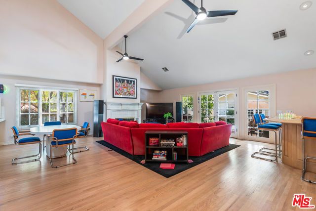 17040 Rancho Street, Encino (los Angeles), CA 91316
