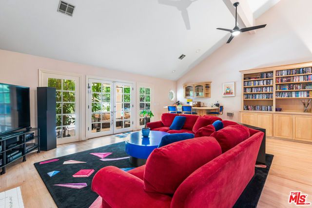 17040 Rancho Street, Encino (los Angeles), CA 91316
