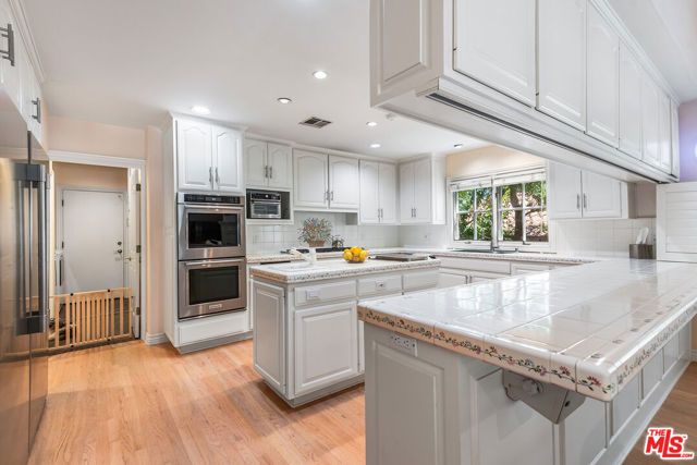 17040 Rancho Street, Encino (los Angeles), CA 91316