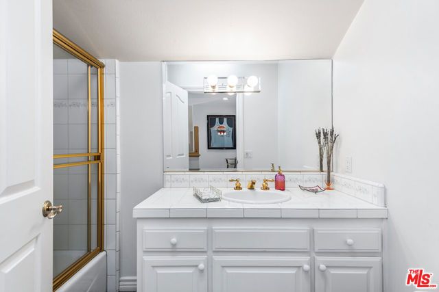 17040 Rancho Street, Encino (los Angeles), CA 91316