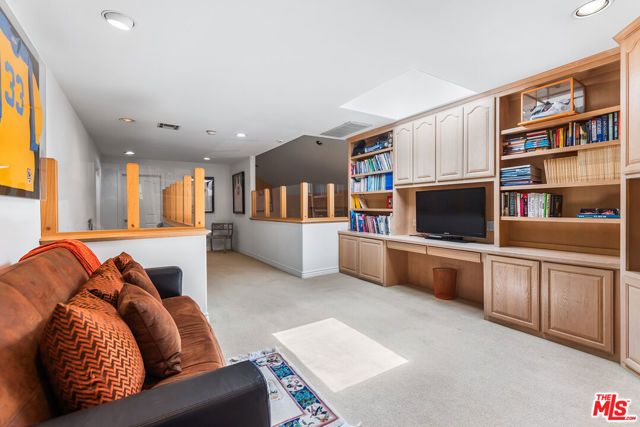 17040 Rancho Street, Encino (los Angeles), CA 91316