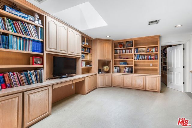17040 Rancho Street, Encino (los Angeles), CA 91316