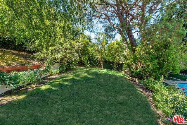 17040 Rancho Street, Encino (los Angeles), CA 91316