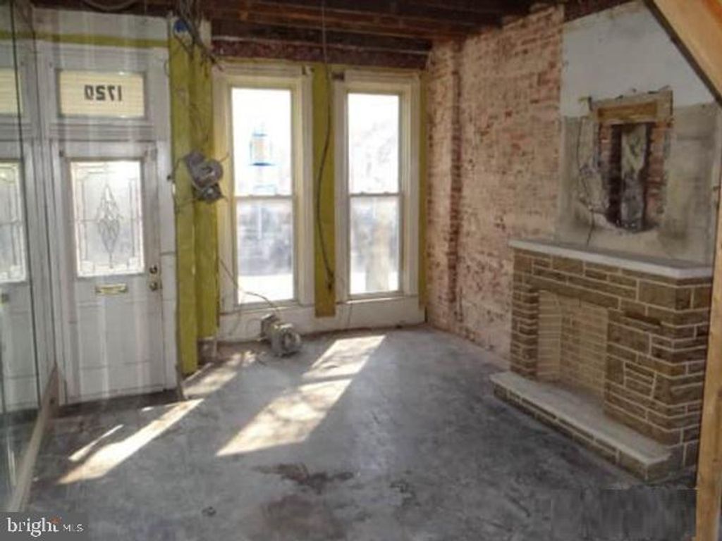 Image 2 of property listing at 1720 N PAYSON ST, Baltimore, MD 21217