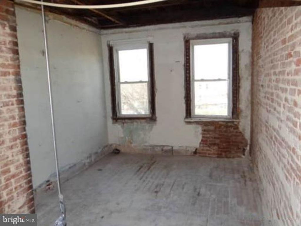 Image 6 of property listing at 1720 N PAYSON ST, Baltimore, MD 21217