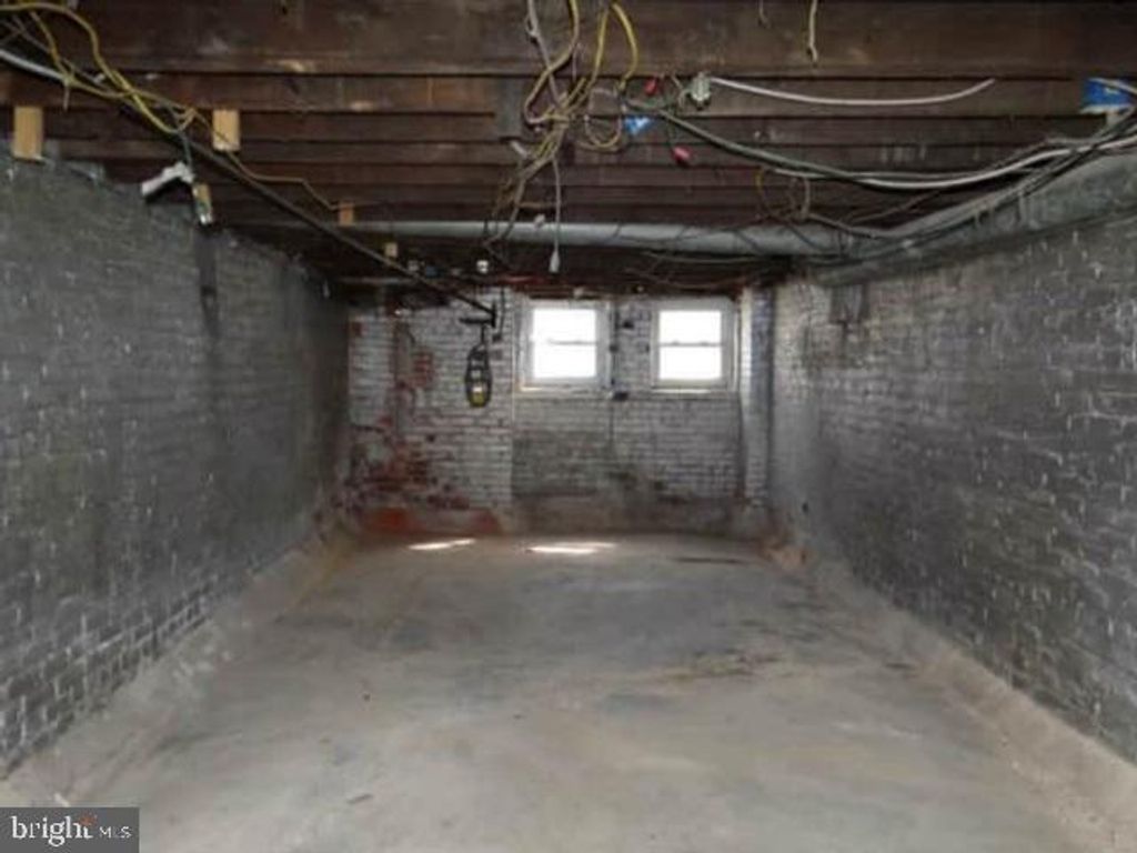 Image 7 of property listing at 1720 N PAYSON ST, Baltimore, MD 21217