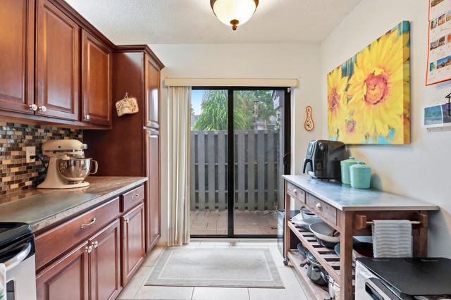 3435 CARAMBOLA Circle S 2462, Coconut Creek, FL 33066