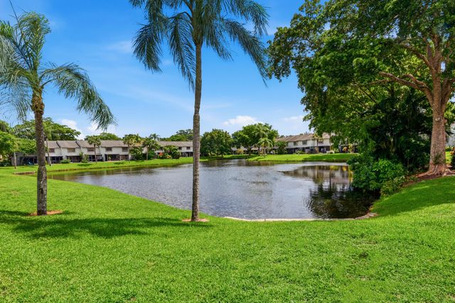 3435 CARAMBOLA Circle S 2462, Coconut Creek, FL 33066