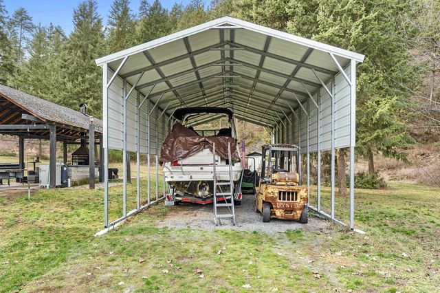 527 Williams Lake Rd, Colville, WA 99114