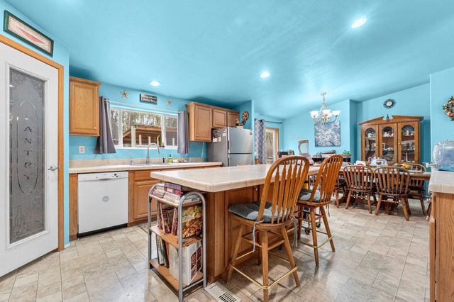 527 Williams Lake Rd, Colville, WA 99114