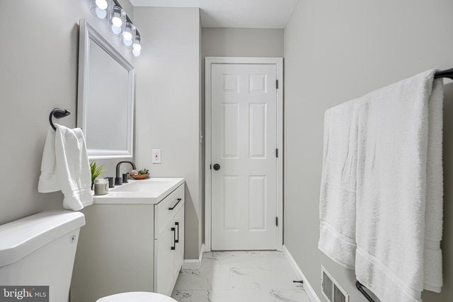 4 PERIWINKLE CT, Baltimore, MD 21219
