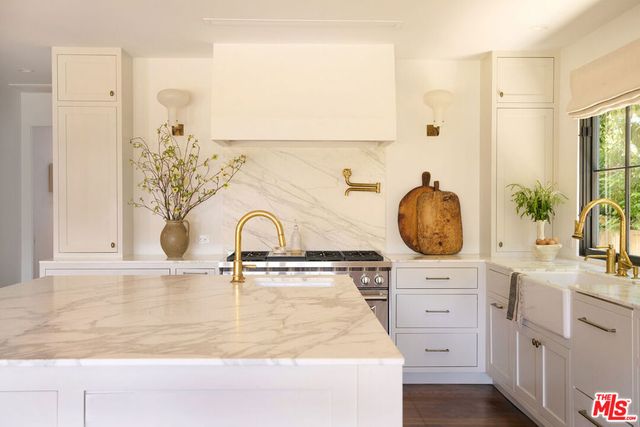 519 Moreno Avenue, Los Angeles, CA 90049