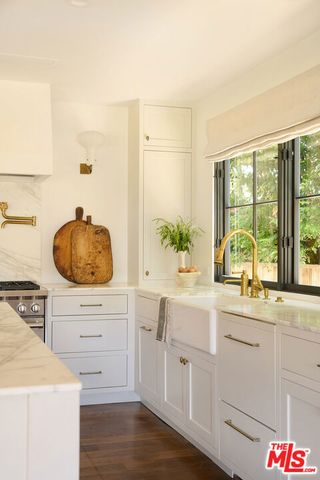 519 Moreno Avenue, Los Angeles, CA 90049