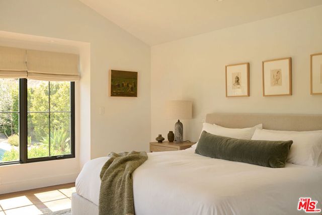 519 Moreno Avenue, Los Angeles, CA 90049