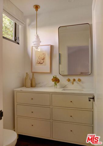 519 Moreno Avenue, Los Angeles, CA 90049