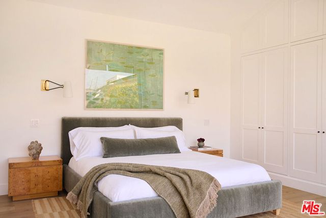 519 Moreno Avenue, Los Angeles, CA 90049