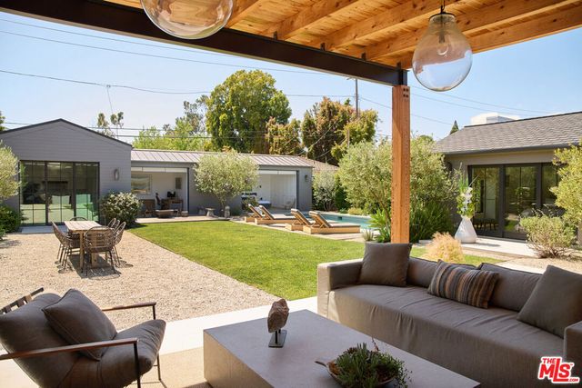 519 Moreno Avenue, Los Angeles, CA 90049