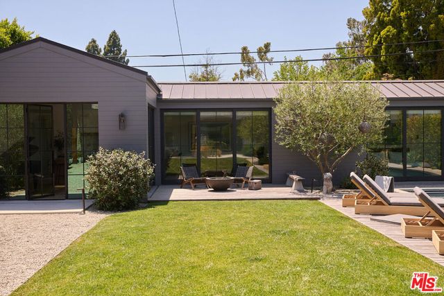 519 Moreno Avenue, Los Angeles, CA 90049