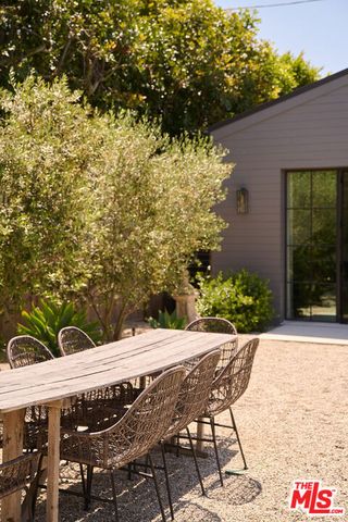 519 Moreno Avenue, Los Angeles, CA 90049