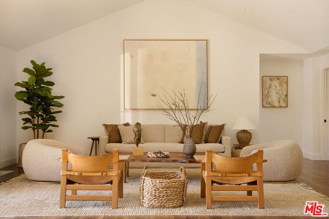 519 Moreno Avenue, Los Angeles, CA 90049