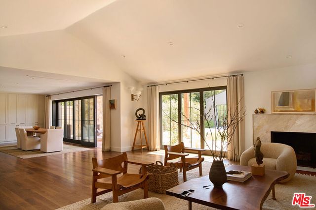 519 Moreno Avenue, Los Angeles, CA 90049