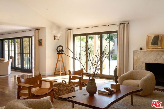 519 Moreno Avenue, Los Angeles, CA 90049