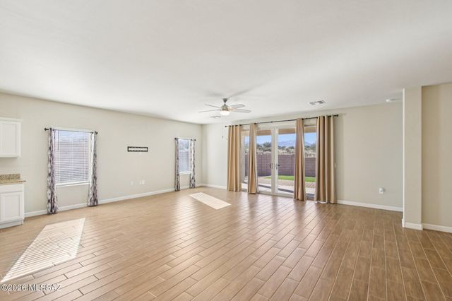 335 W Aberdeen Street, Vail, AZ 85641