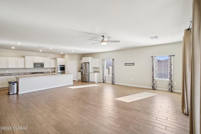 335 W Aberdeen Street, Vail, AZ 85641
