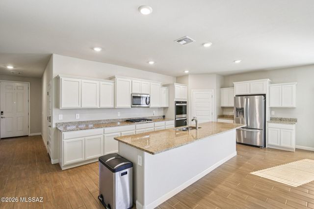 335 W Aberdeen Street, Vail, AZ 85641