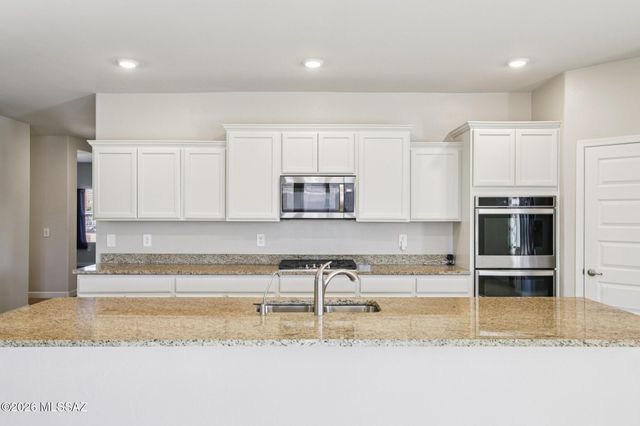 335 W Aberdeen Street, Vail, AZ 85641