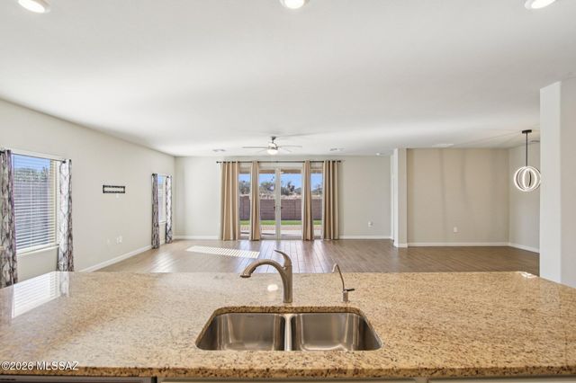 335 W Aberdeen Street, Vail, AZ 85641