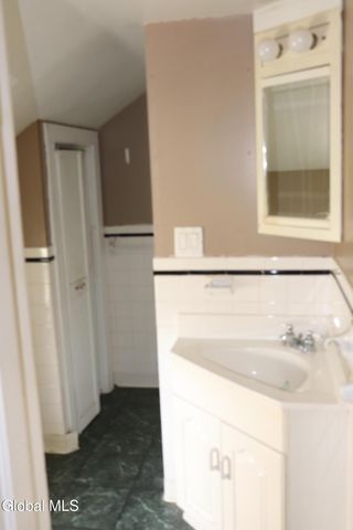 5 Carey Avenue, Hoosick Falls, NY 12090