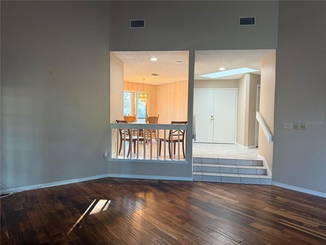 11711 RIDGEVIEW LANE, Seminole, FL 33772