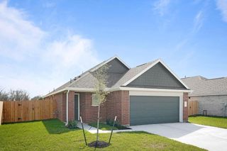 8905 E Lone Trail Boulevard, Texas City, TX 77591