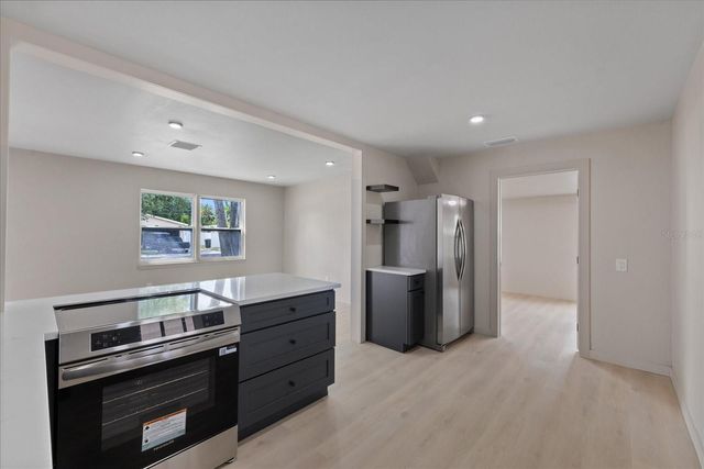 8211 DIAGONAL ROAD N, St Petersburg, FL 33702