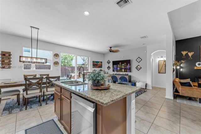 4112 NE 21st Ct, Homestead, FL 33033