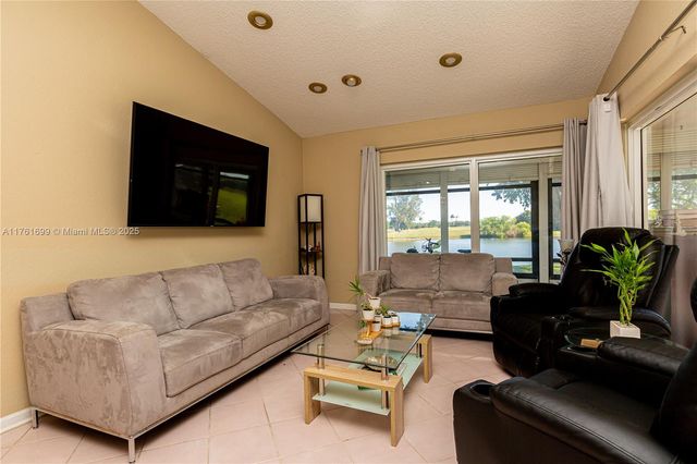 5602 E Parkwalk Cir E 0, Boynton Beach, FL 33472