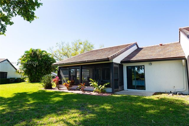 5602 E Parkwalk Cir E 0, Boynton Beach, FL 33472