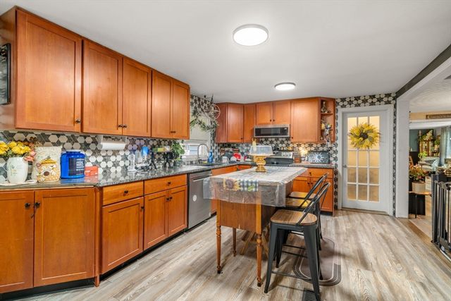 31 Helen Dr, West Boylston, MA 01583