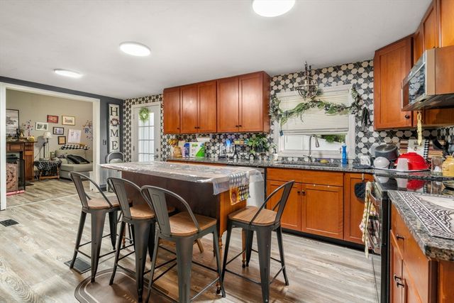 31 Helen Dr, West Boylston, MA 01583