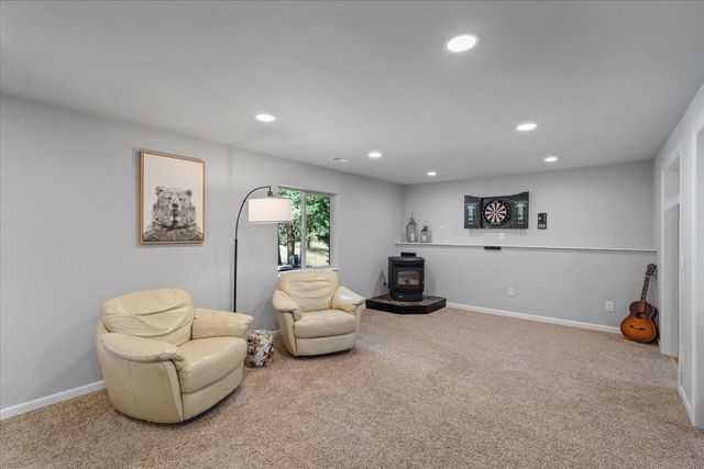 6910 N HARVARD Rd, Newman Lake, WA 99025