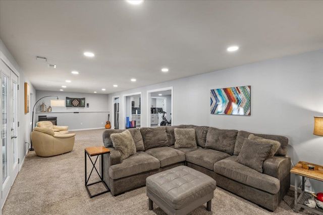 6910 N HARVARD Rd, Newman Lake, WA 99025