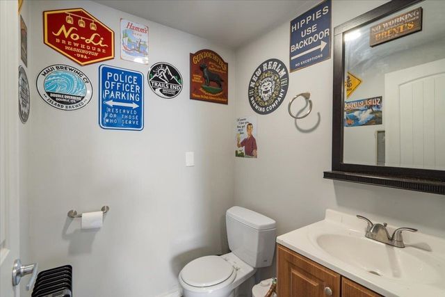 6910 N HARVARD Rd, Newman Lake, WA 99025