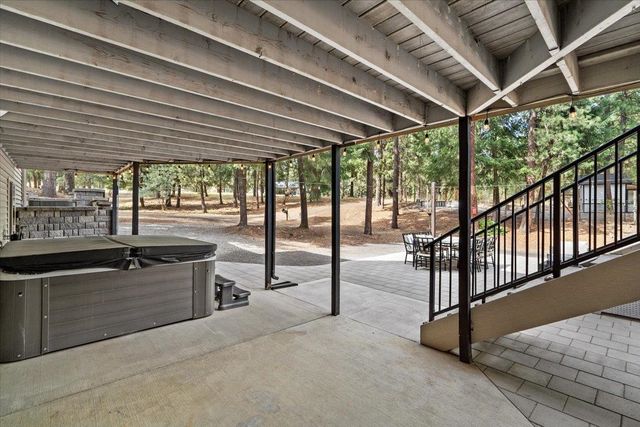 6910 N HARVARD Rd, Newman Lake, WA 99025