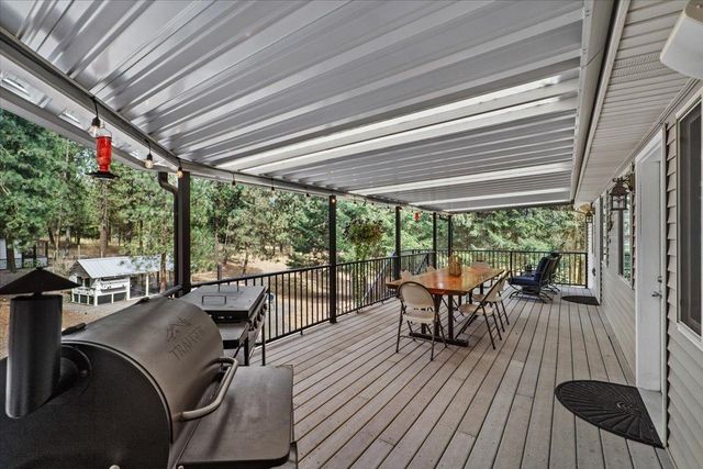 6910 N HARVARD Rd, Newman Lake, WA 99025