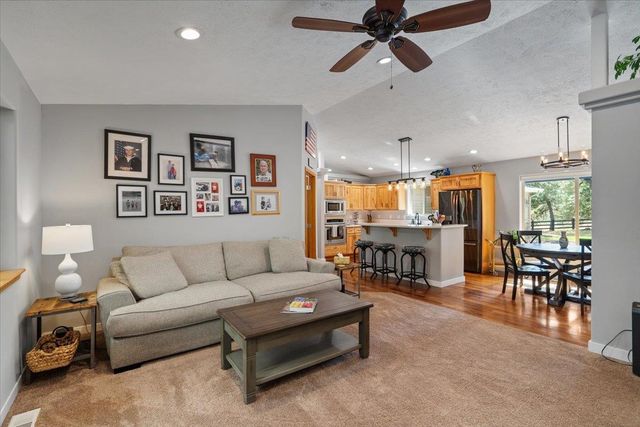 6910 N HARVARD Rd, Newman Lake, WA 99025
