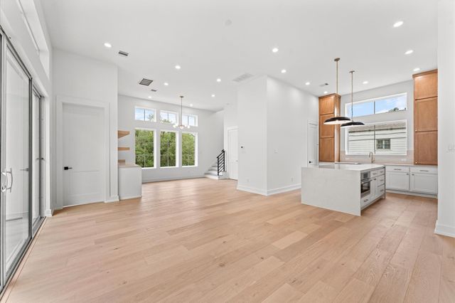 2504 Baylor Street, Houston, TX 77009
